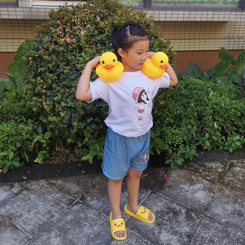 Big Size Cute Rubber Yellow Duck Toy Bathtub Bath Water Toys for Baby Kids Swimming Pool Decoration Press Squeak Duck Ornament